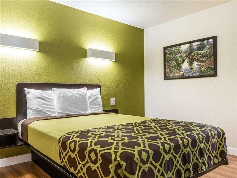 Rodeway Inn Downtown Hanford Buitenkant foto