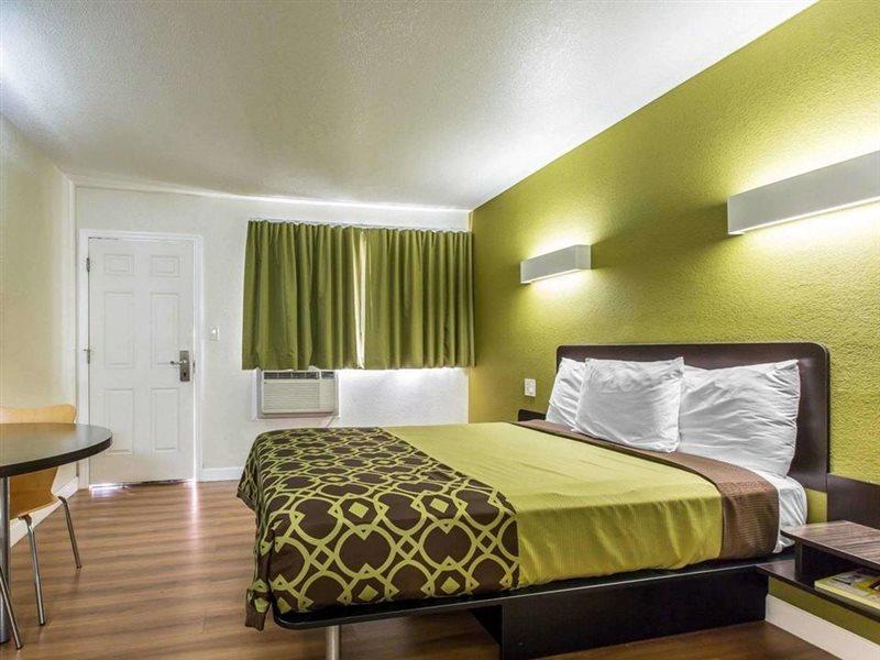 Rodeway Inn Downtown Hanford Buitenkant foto