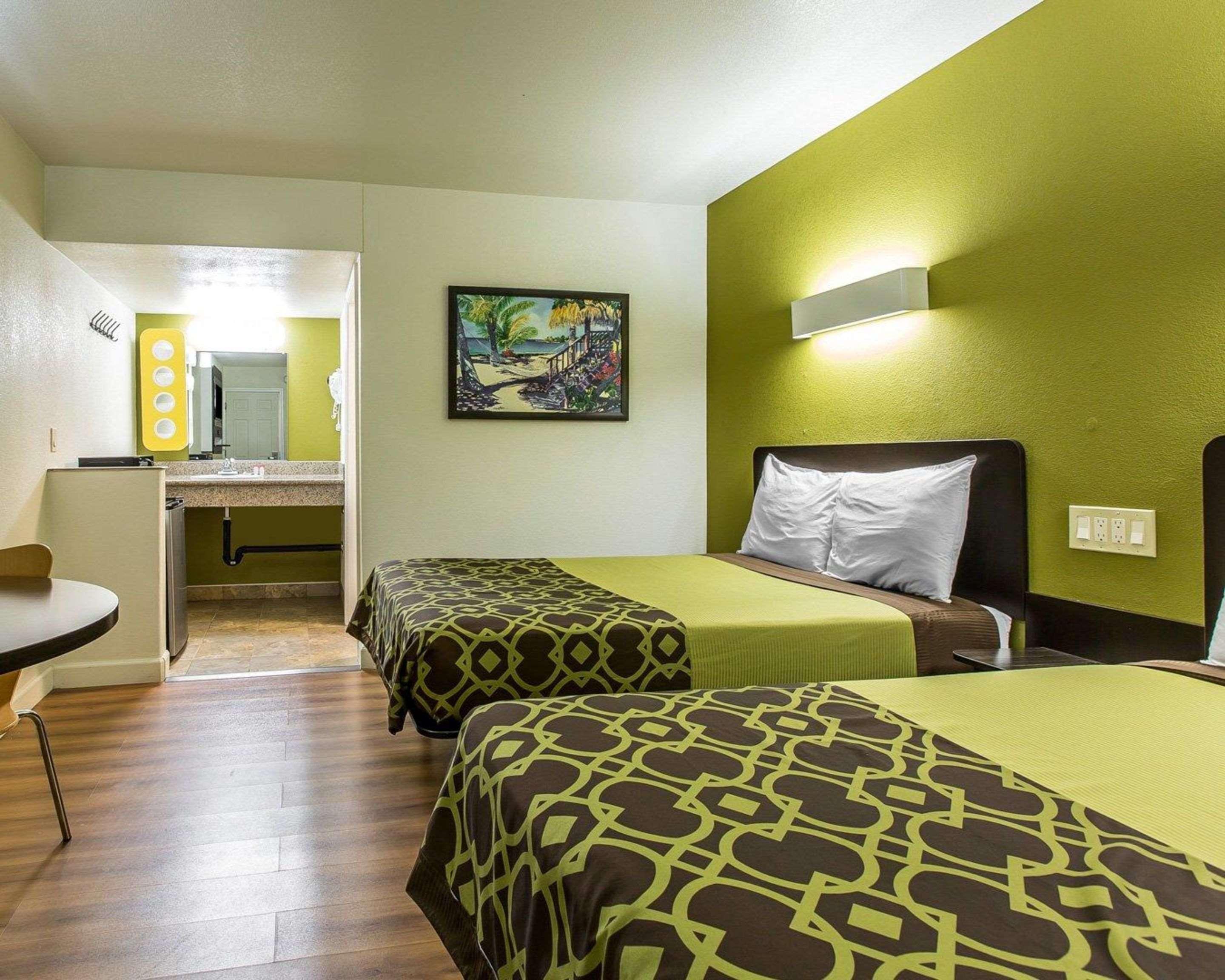 Rodeway Inn Downtown Hanford Buitenkant foto