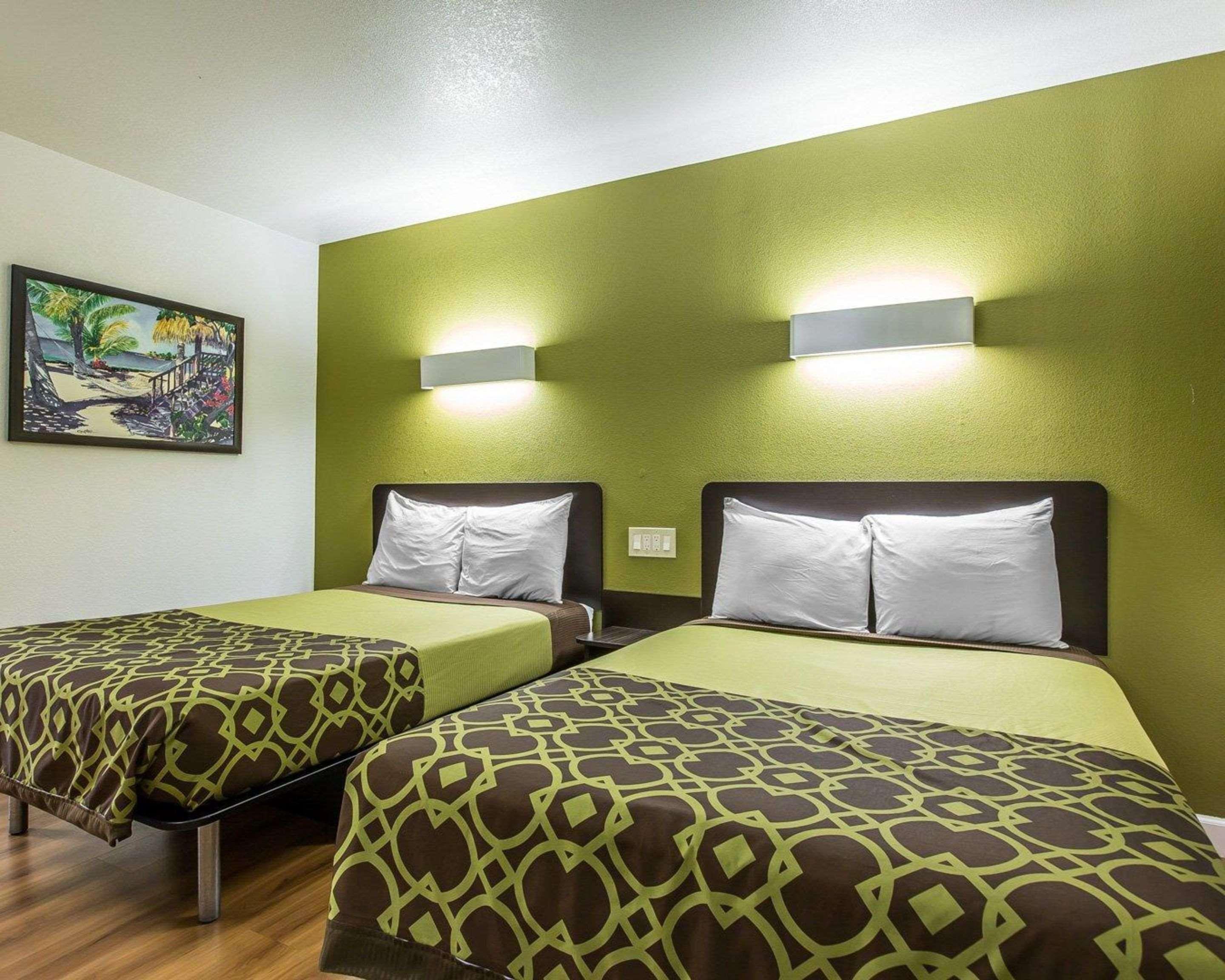 Rodeway Inn Downtown Hanford Buitenkant foto