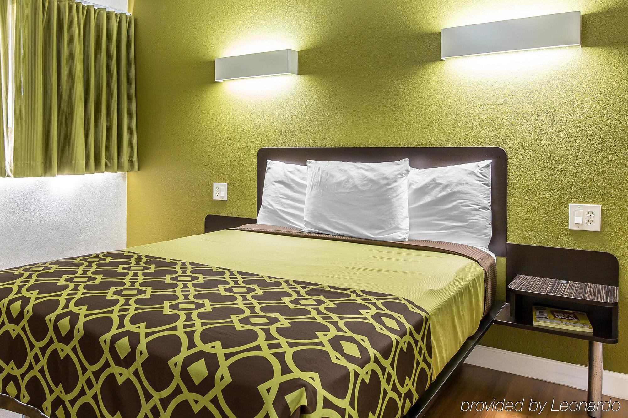 Rodeway Inn Downtown Hanford Buitenkant foto