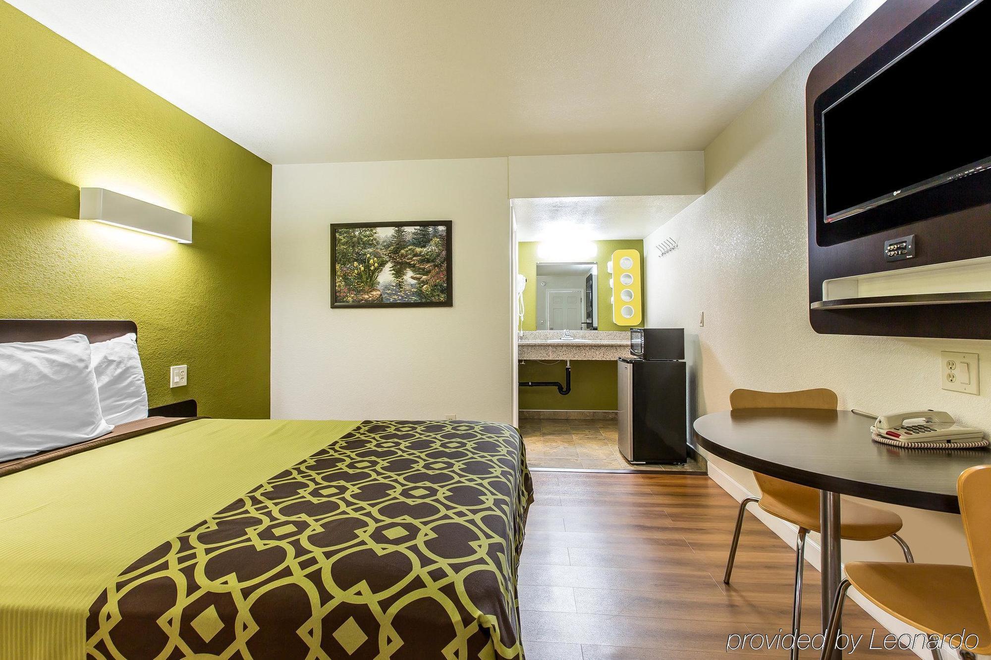 Rodeway Inn Downtown Hanford Buitenkant foto